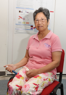 Ms Leung May-kuen, a familial hypercholesterolemia patient, benefits from the HKU research project by identifying a suitable drug to control the disease.